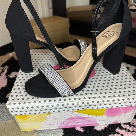 Black heels woman’s size 9 - Picture 3 of 3